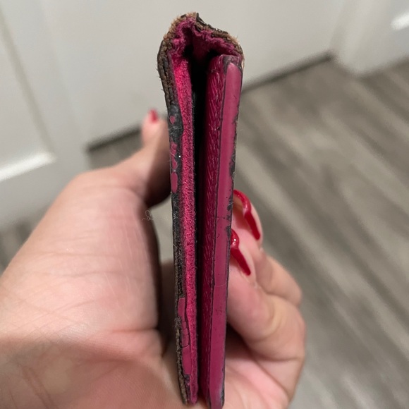 Louis Vuitton Iphone Case - Picture 6 of 13